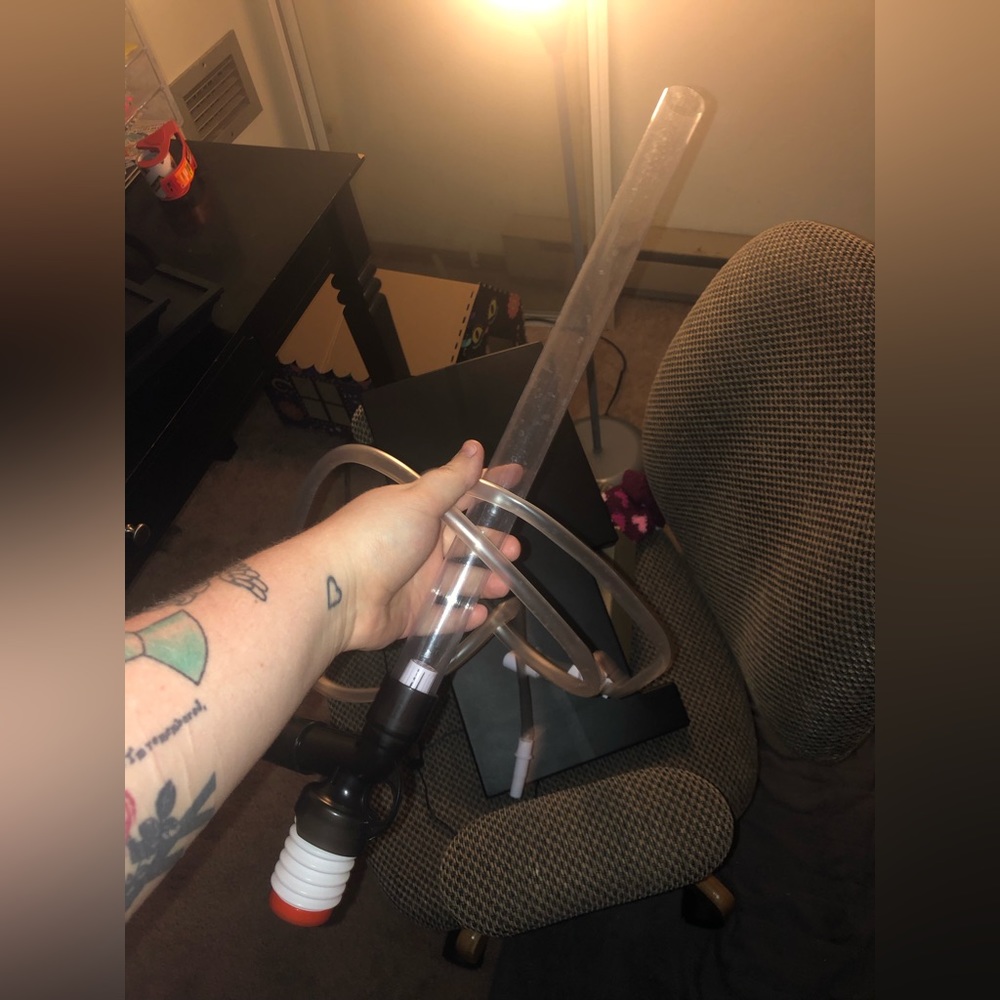 Aquarium hand pump gravel siphon cleaner